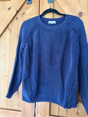 Olive & Oak Navy Ribbed Crewneck Sweater